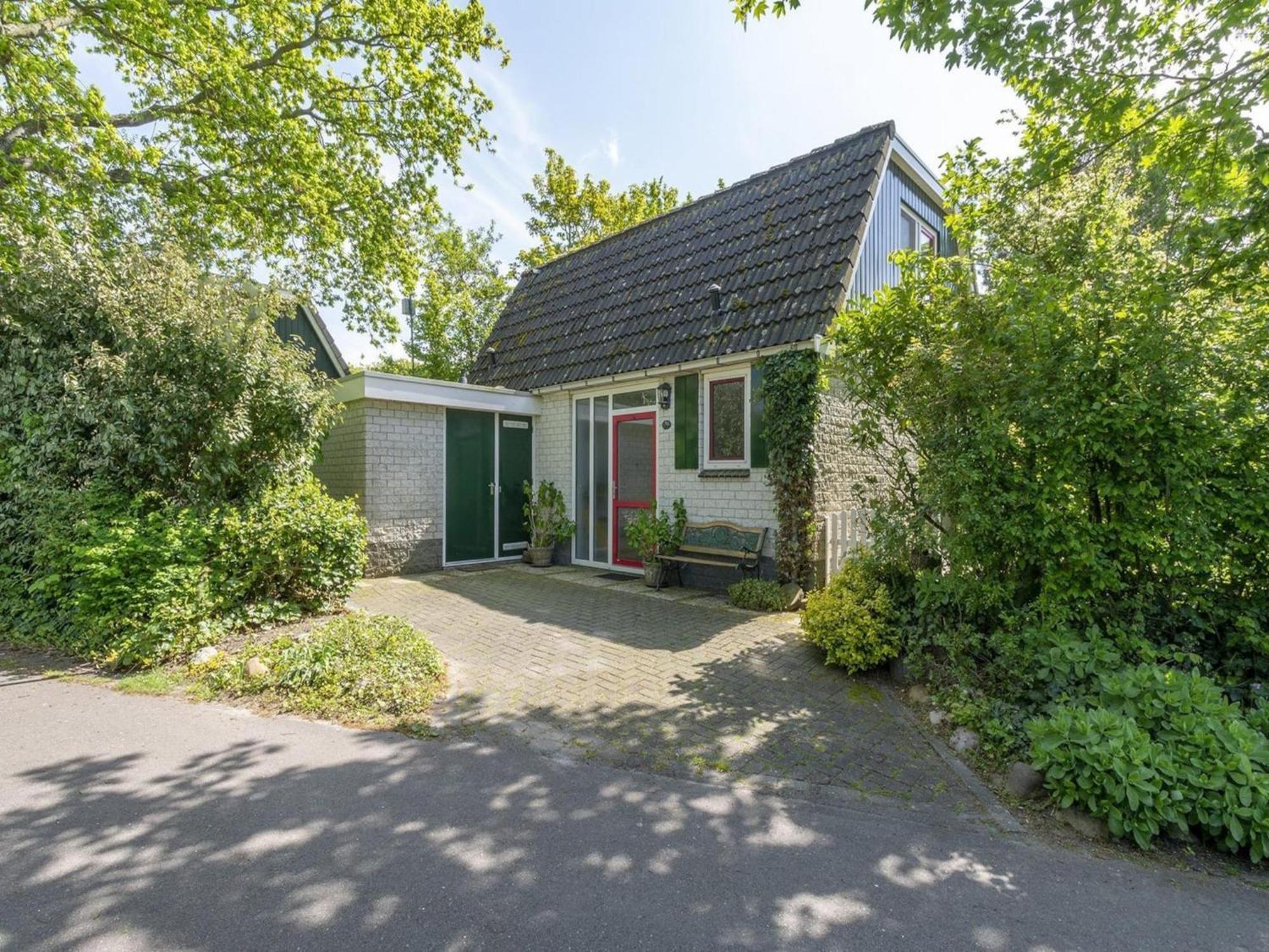 Cozy Holiday Home With Pool Sint Maartensvlotbrug Kültér fotó